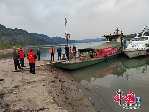 保障清明祭掃平穩有序 合江“紅嘴鷗”青年志願者在行動