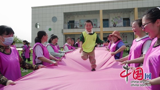 綿陽市長樂博愛幼兒園開展趣味親子活動