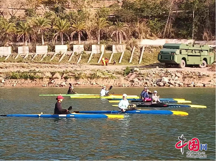 南充體校：四川省水上運動學校皮划艇隊競速女子組到南部縣升鐘湖駐訓