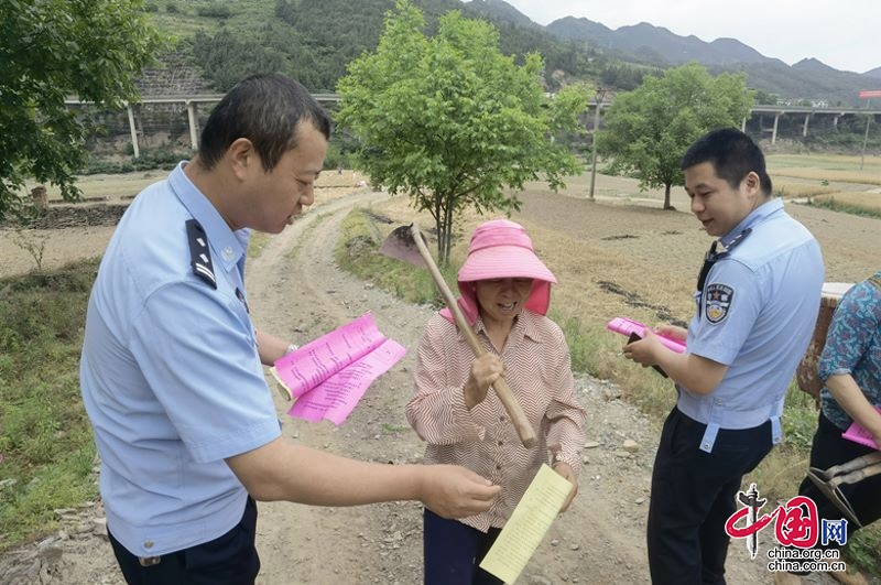 朝天區鐵護辦聯合陽坪關鐵路派出所開展重點區域巡查工作