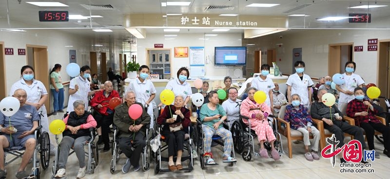广元市中医院：老还小、老还小，老年人来过“六一”