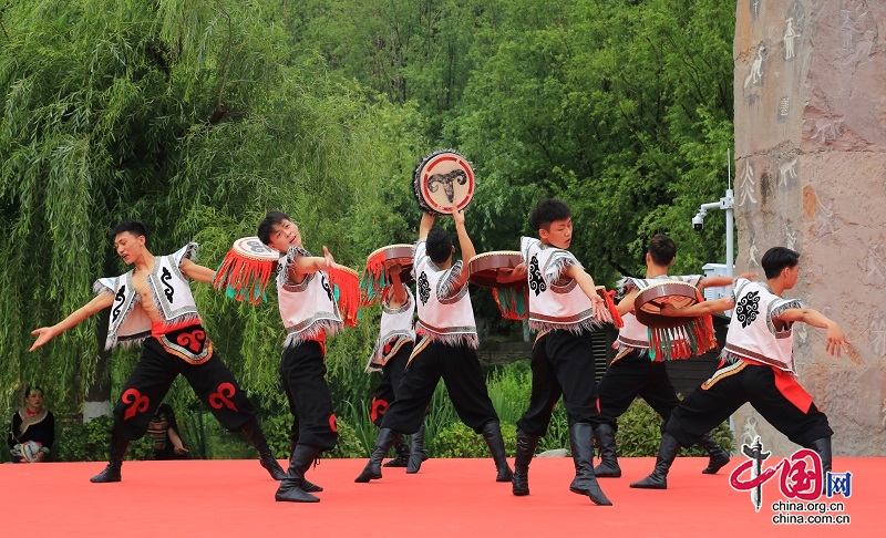 茂县举办首届“羌城杯”舞蹈比赛