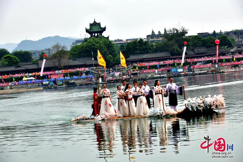 阆中：水上民歌展演 唱响端午文旅品牌