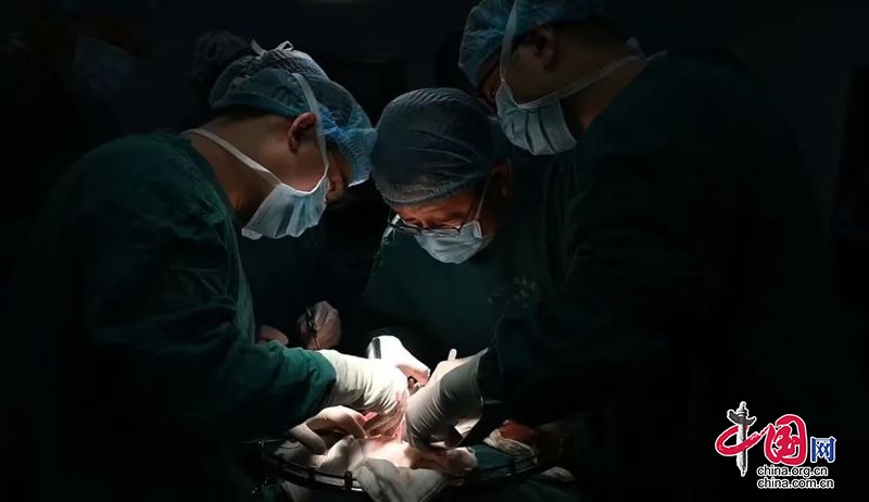 广元市中医院成功完成该市首例最大动脉瘤切除术！