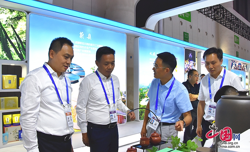 自贡市荣县组织企业参展第十九届西博会