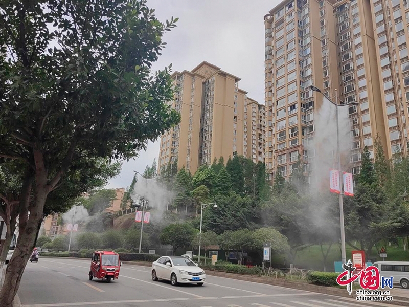 自贡市贡井区引入降尘“黑科技” 路灯也能变“神器”