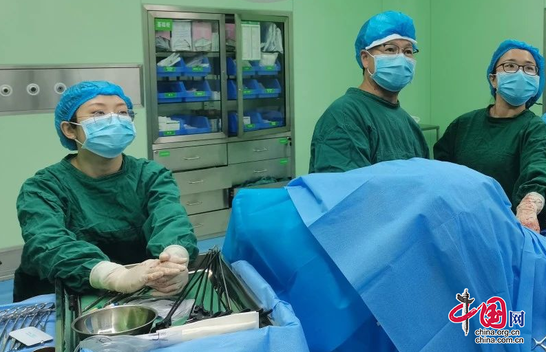 新突破！四川南充市中心医院妇科成功开展经阴道单孔腹腔镜下全子宫切除手术
