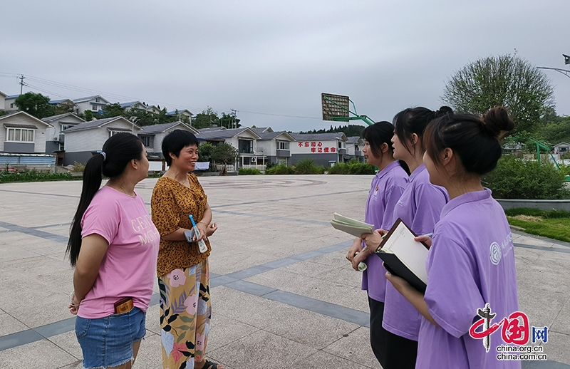 自贡大安区：脚步丈量乡村发展 志愿挥洒青春热血