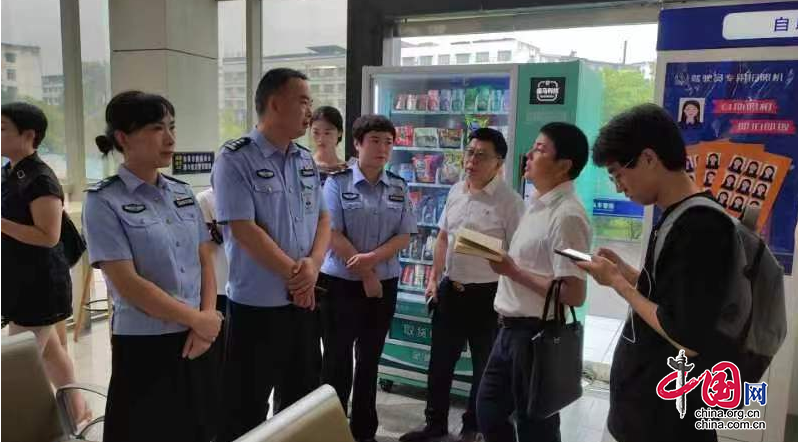 警營開放展風采|四川南充公安交警車管所迎暑期駕考高峰秩序井然