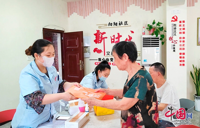 自贡市贡井区筱溪街社区卫生服务中心把免费健康体检带到居民身边