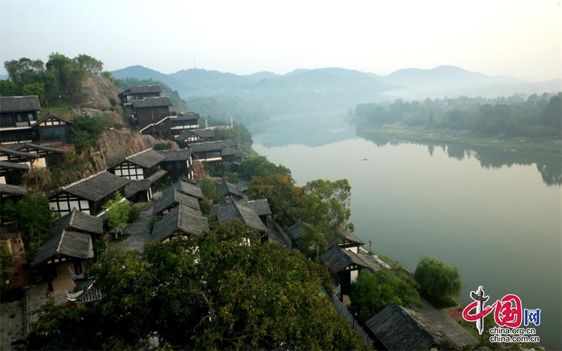 金堂县五凤溪社区：打造河畅、水清、岸美、景美的生态新画卷