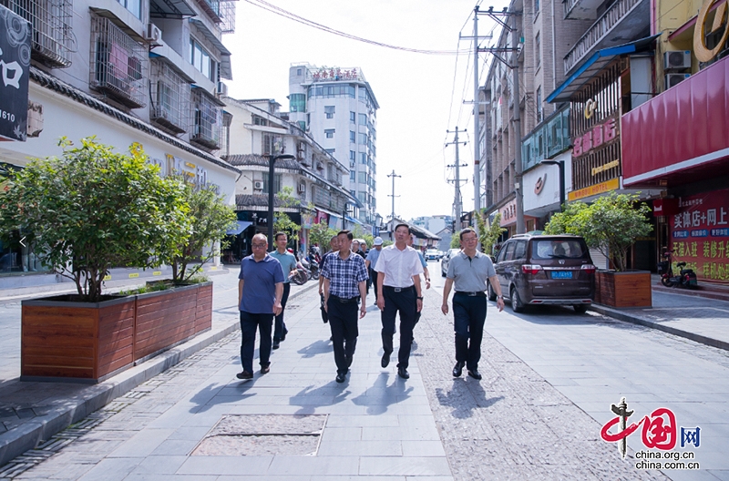 自贡市富顺县委书记杨斌带队调研城市有机更新工作