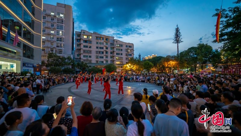 广元女儿节之旺苍节目在广元天剑广场主打群众文化生活