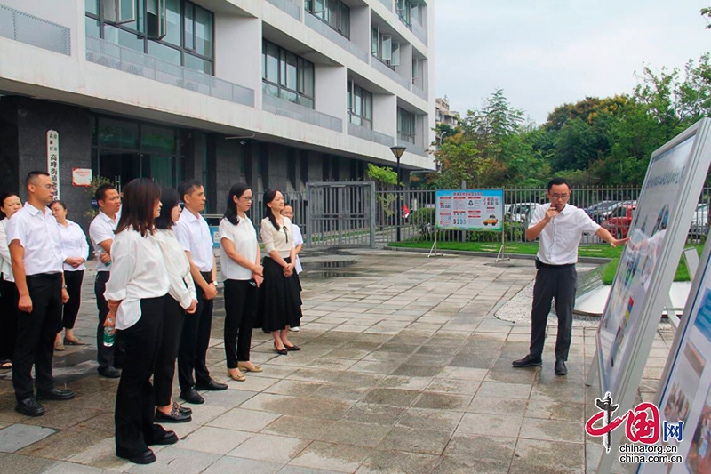 自贡高新区开展高校毕业生“进园区”就业服务活动