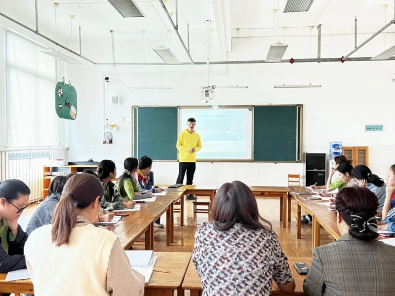 專業(yè)引領(lǐng) 促師成長——遂寧市金魚幼兒園開展體智能課程培訓