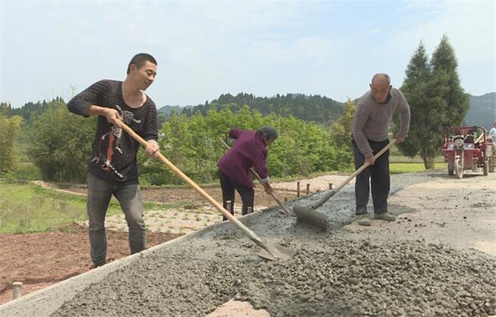 船山区河沙镇村道扩宽硬化 拓展村民增收“财路”